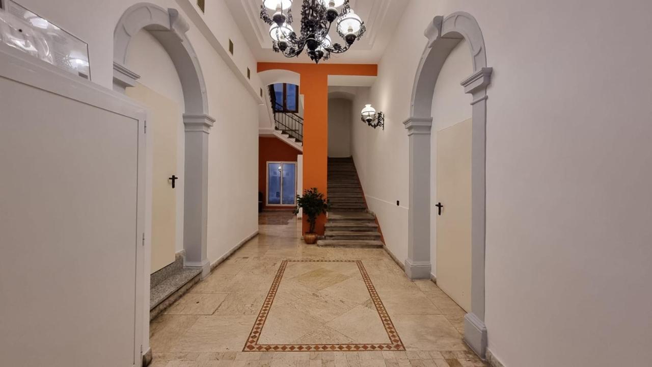 Palazzo Crispi - Boutique Apartment Trieszt Kültér fotó