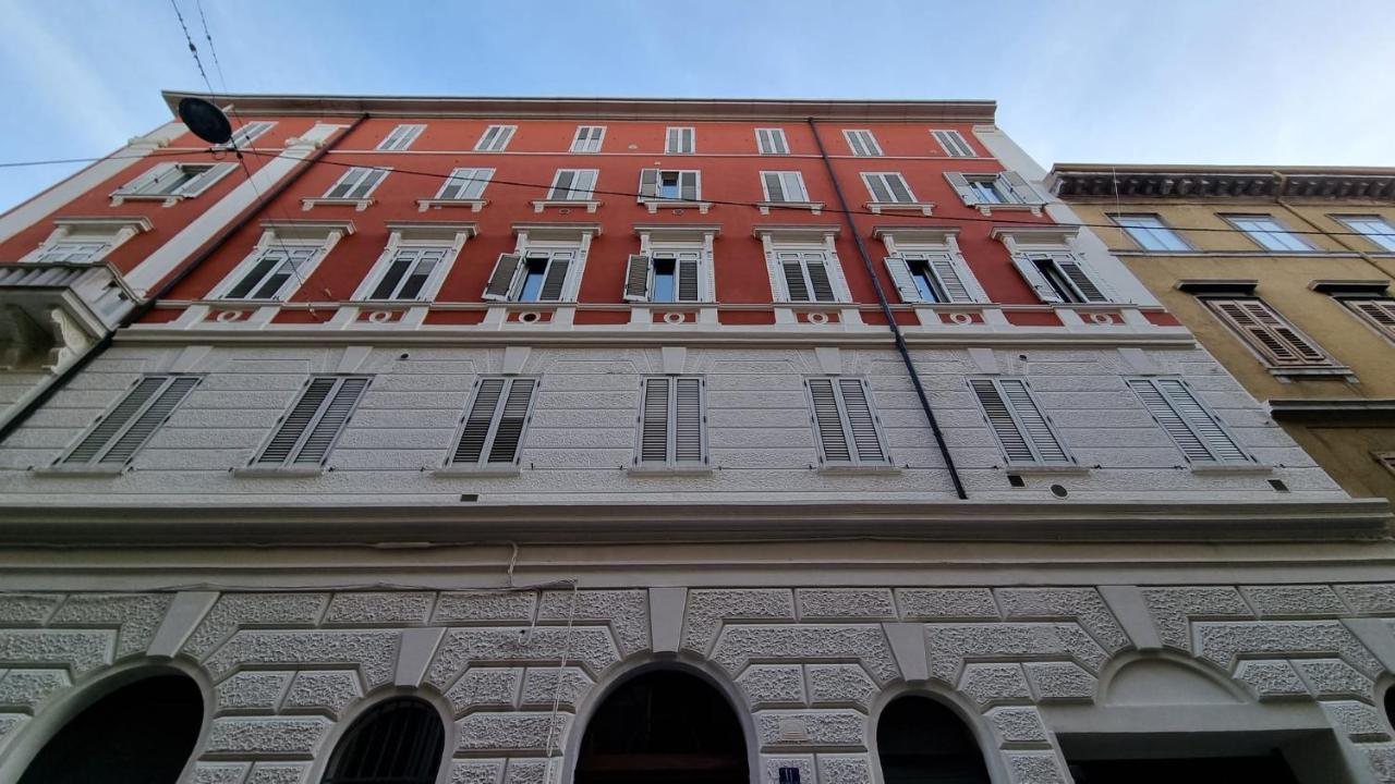 Palazzo Crispi - Boutique Apartment Trieszt Kültér fotó